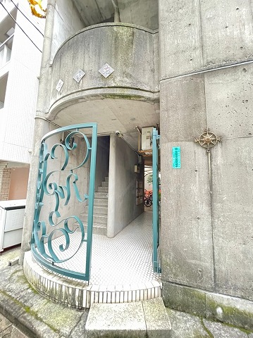 3/4 エントランス