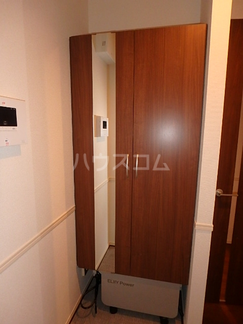 21/28 エントランス