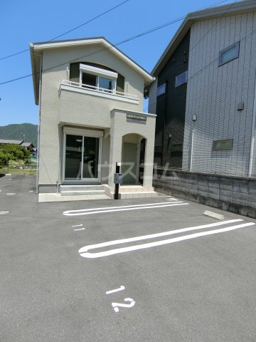 17/18 駐車場