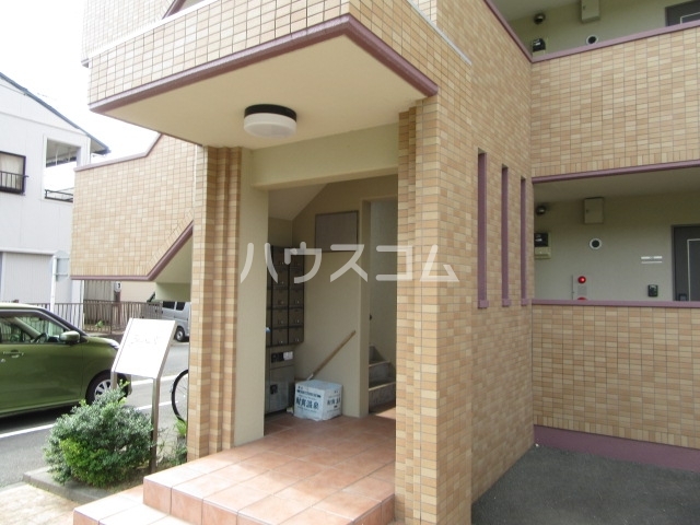 21/30 エントランス