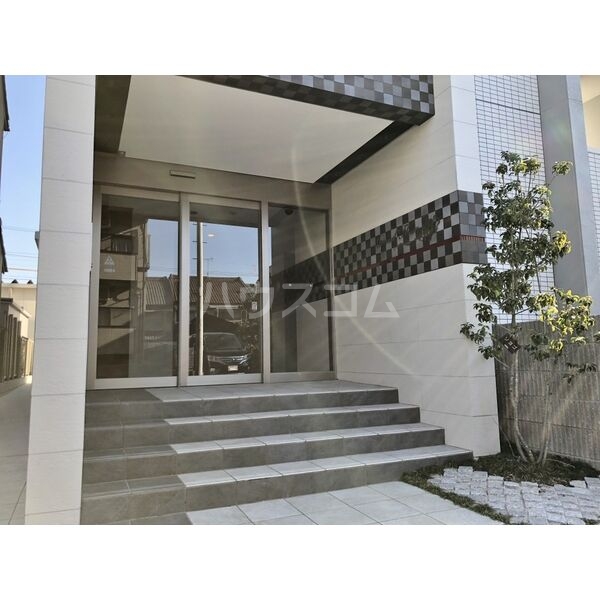 21/29 エントランス