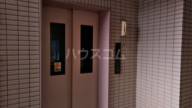 22/30 エントランス