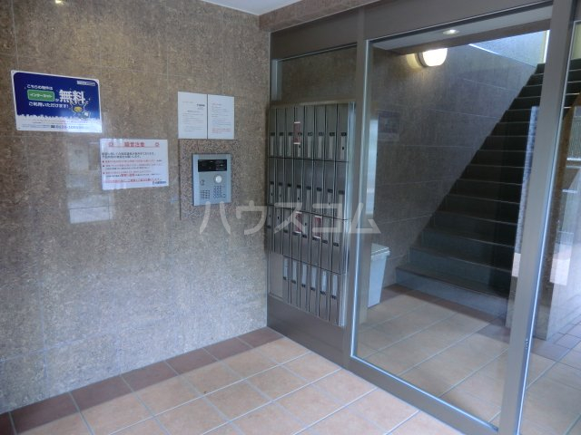 22/30 エントランス