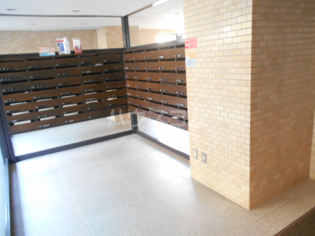 21/30 エントランス