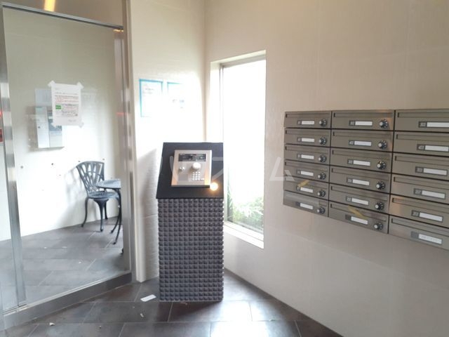 15/28 エントランス