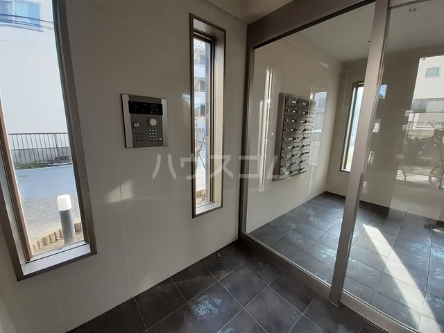 14/26 エントランス