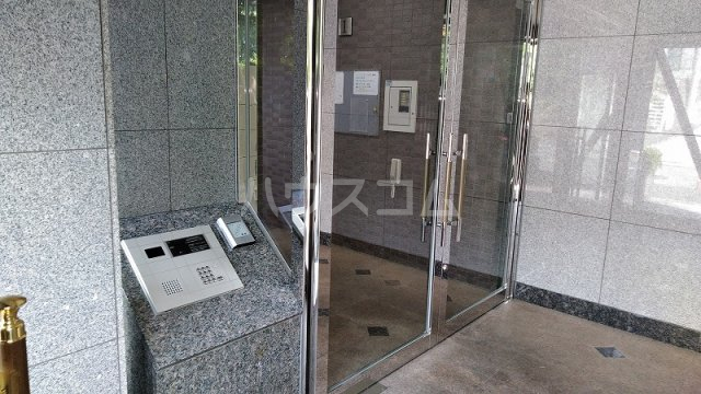 24/26 エントランス