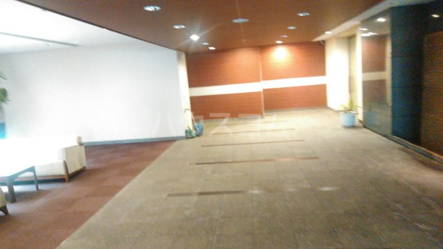 25/30 エントランス