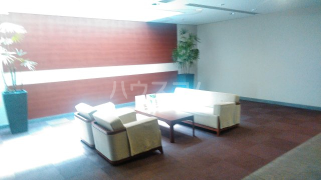 26/30 エントランス