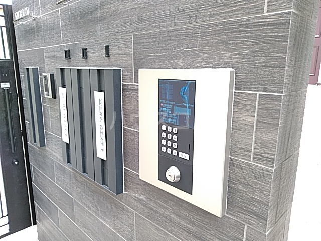 2/3 エントランス