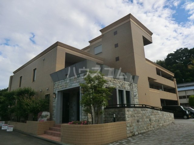 18/24 エントランス