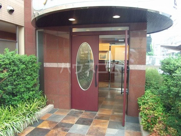 21/30 エントランス