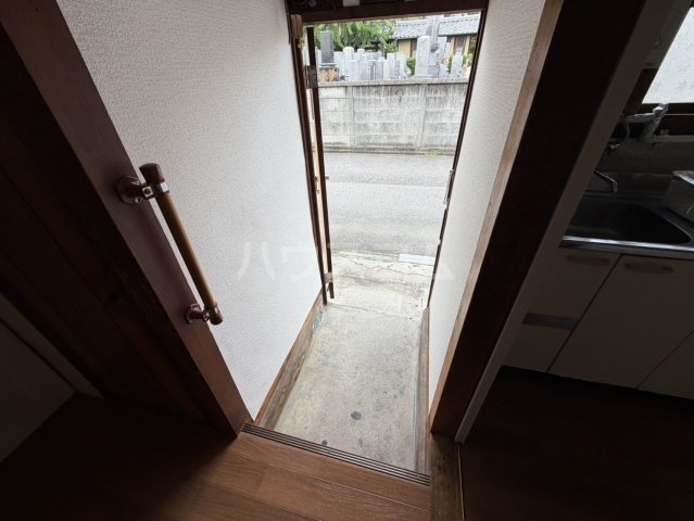 13/30 玄関