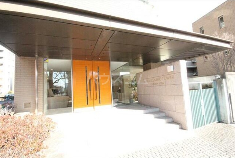 28/30 エントランス