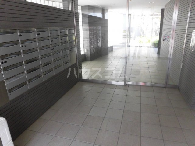 28/30 エントランス