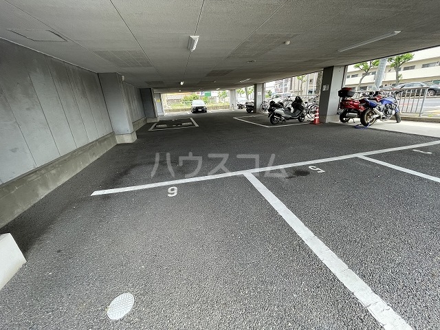 22/30 駐車場
