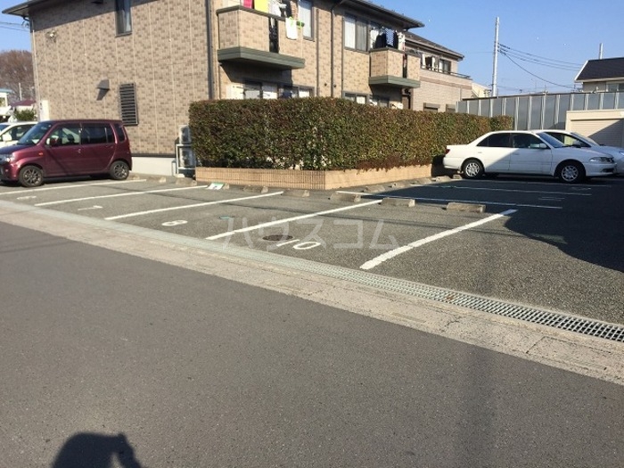 28/30 駐車場
