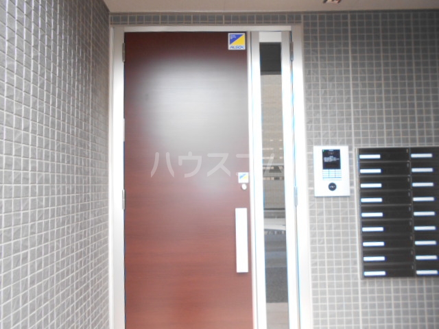 21/30 エントランス