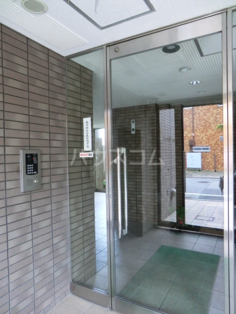 22/30 エントランス