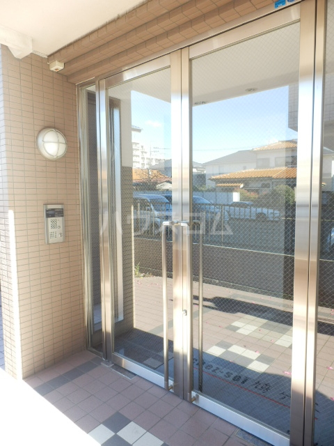 21/29 エントランス