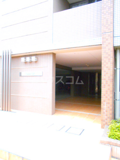 25/30 エントランス