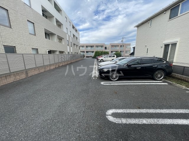 20/28 駐車場