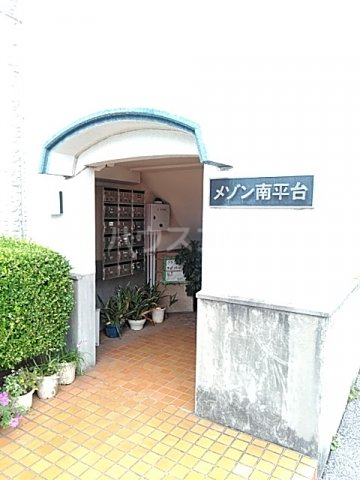 25/30 エントランス