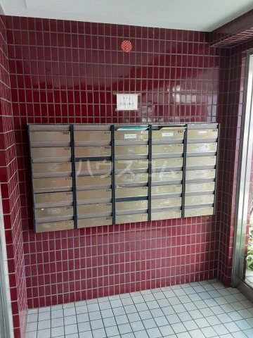 23/30 エントランス