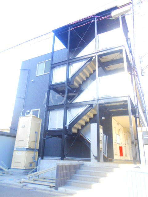 24/28 エントランス