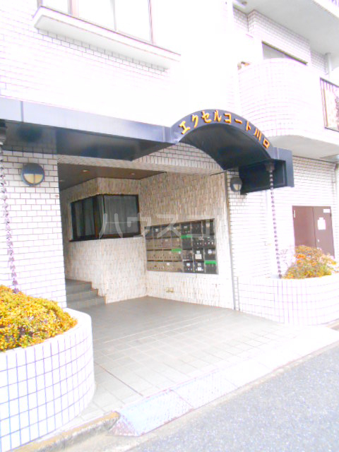 28/30 エントランス