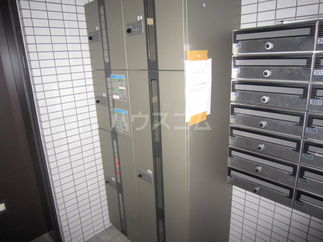 22/27 エントランス