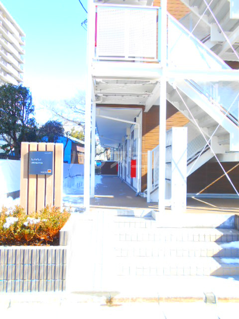 24/30 エントランス