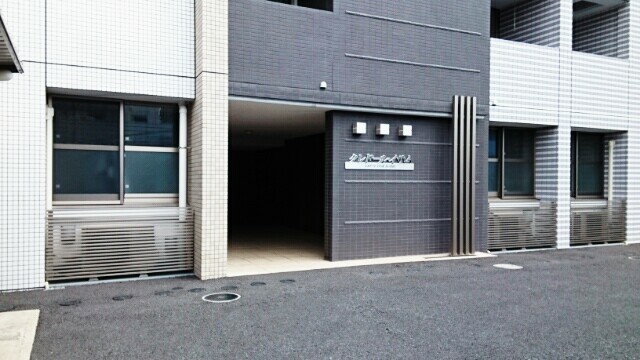 15/21 エントランス