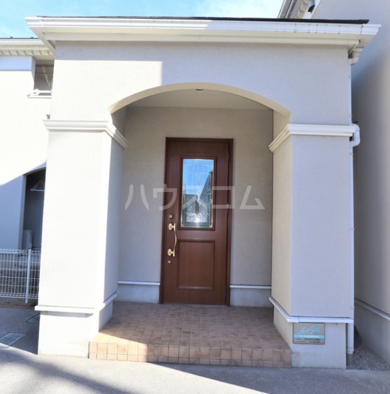 13/22 エントランス