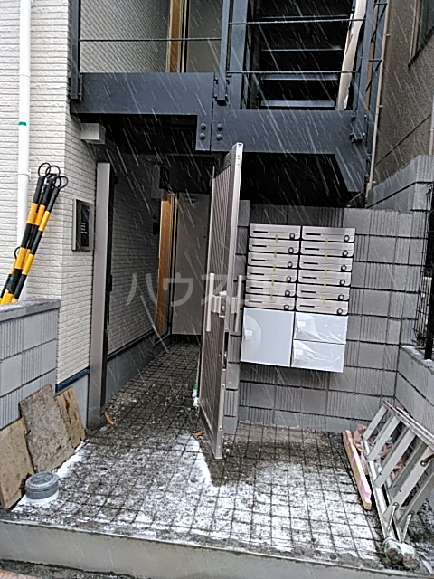 23/30 エントランス