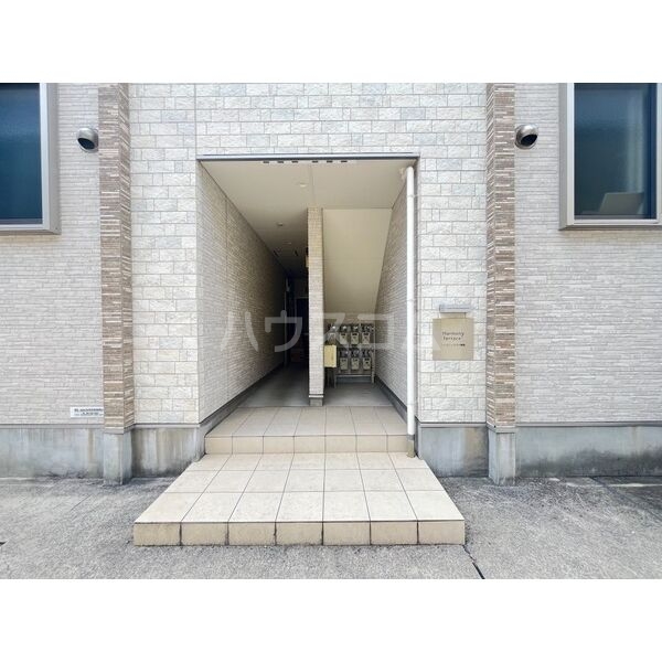 2/5 エントランス