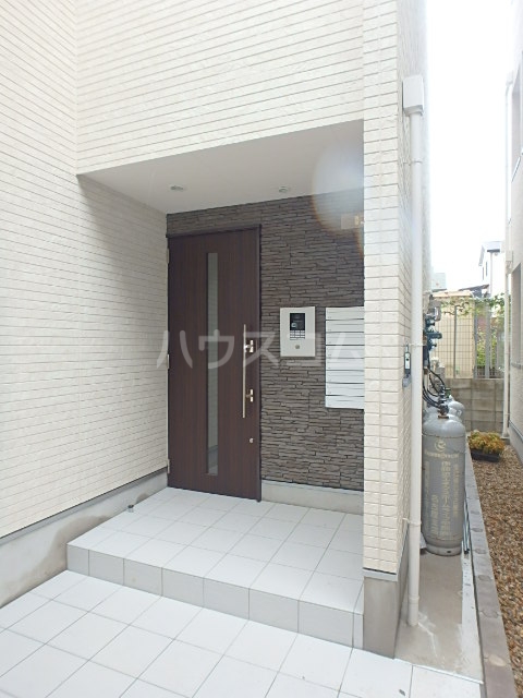 22/30 エントランス