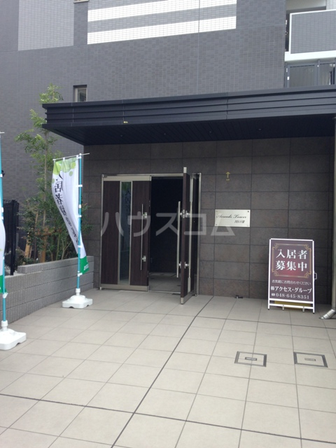 24/30 エントランス