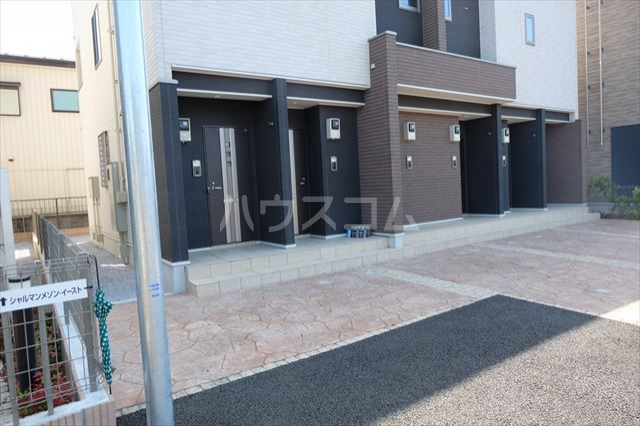 22/30 エントランス