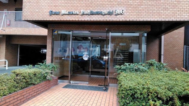 28/30 エントランス