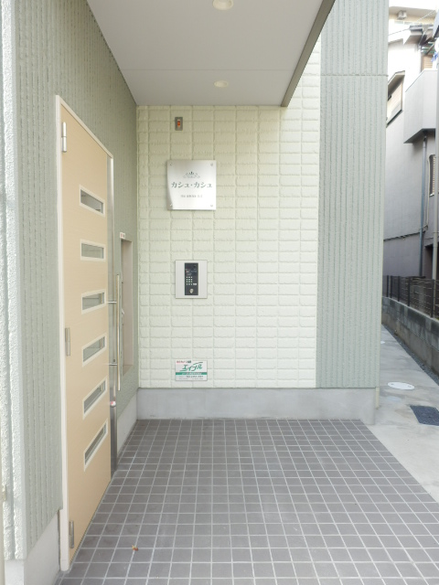 22/30 エントランス