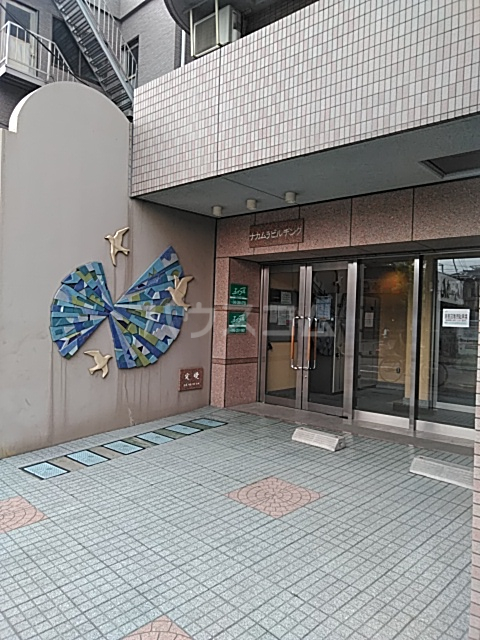 23/30 エントランス