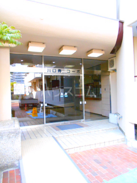 28/30 エントランス