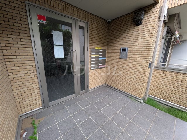 14/23 エントランス