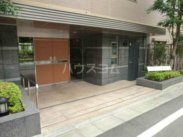 22/30 エントランス