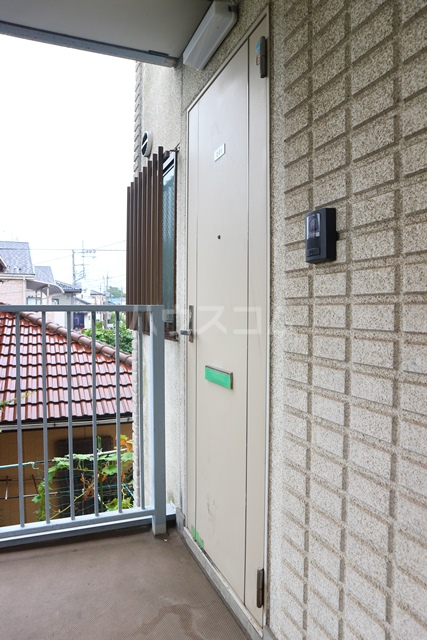 24/30 エントランス