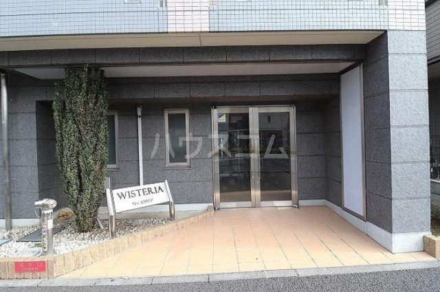 13/18 エントランス