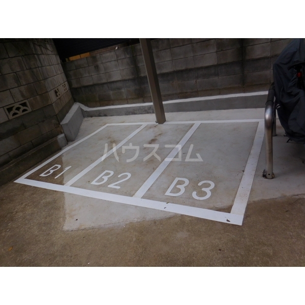 15/23 駐車場