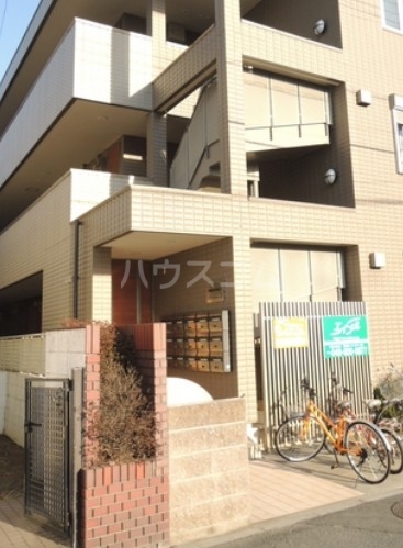 15/23 エントランス