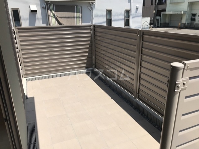 21/28 バルコニー